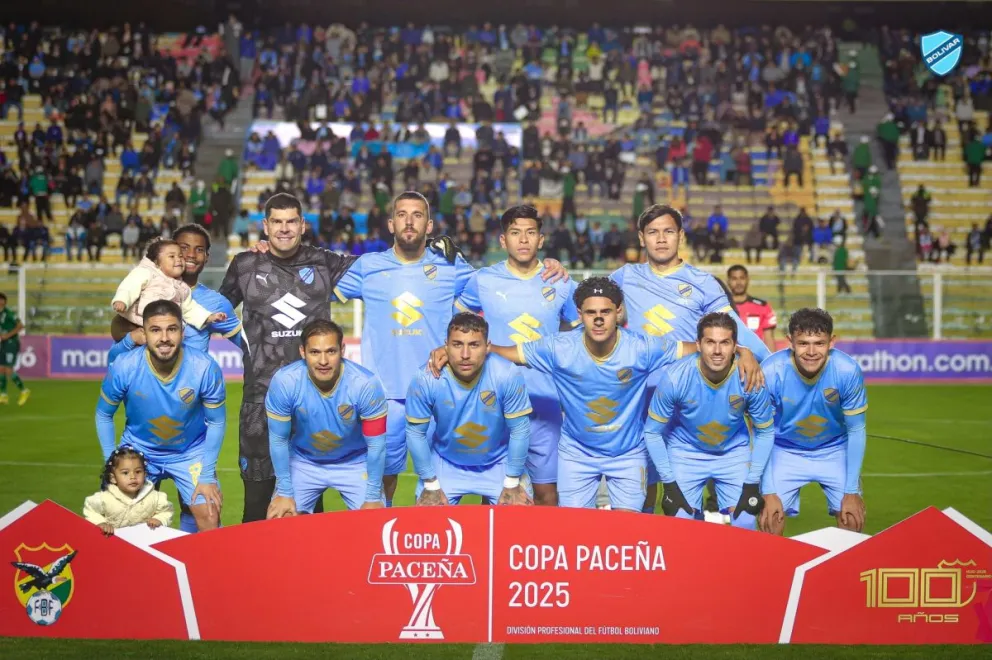 El onceno celeste previo a su partido con Real Tomayapo. Foto: Club Bolívar.