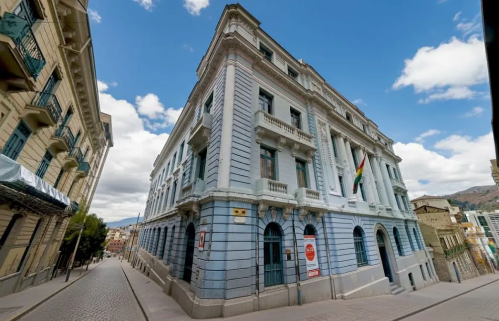 Edificio del antiguo Ministerio de Hacienda en la calle Bolívar de La Paz y donde funciona la Biblioteca Económica Financiera del actual Ministerio de Economía. Foto: MEFP.