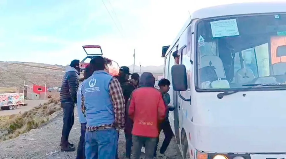 Los menores que fueron encontrados cuando se dirigían a trabajar a las minas del Cerro Rico. Foto: El Potosí 