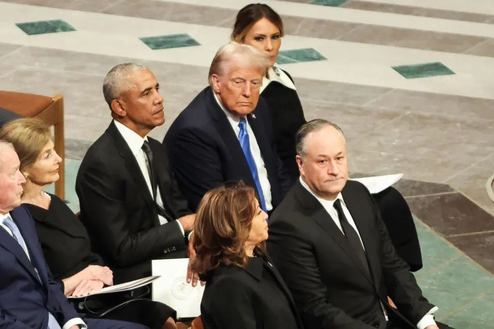 Foto de archivo del presidente de Estados Unidos, Donald Trump y el expresidente de Estados Unidos, Barack Obama. Foto: EFE