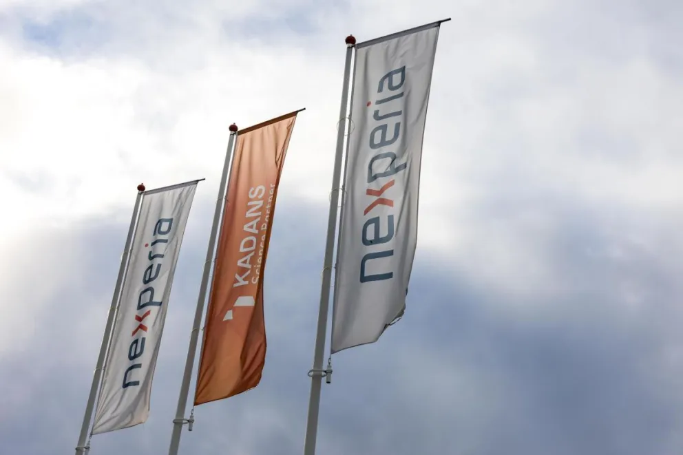 Fotografía de archivo de Banderas de Nexperia. Foto: EFE