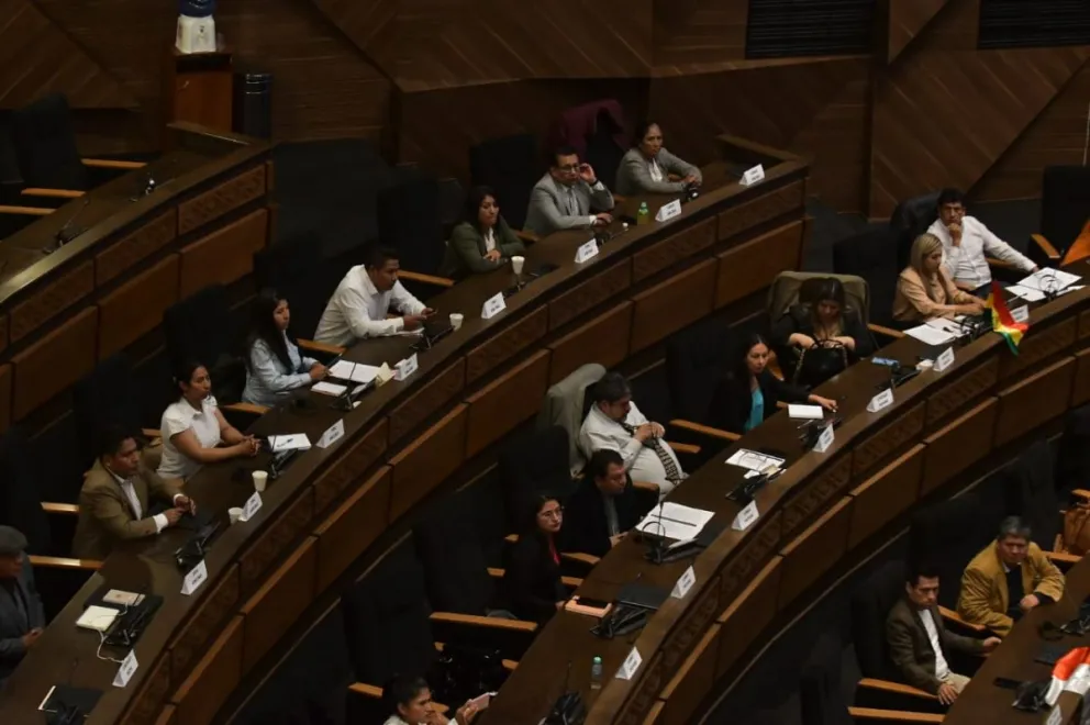 Diputados este martes durante la primera sesión preparatoria. Foto: APG