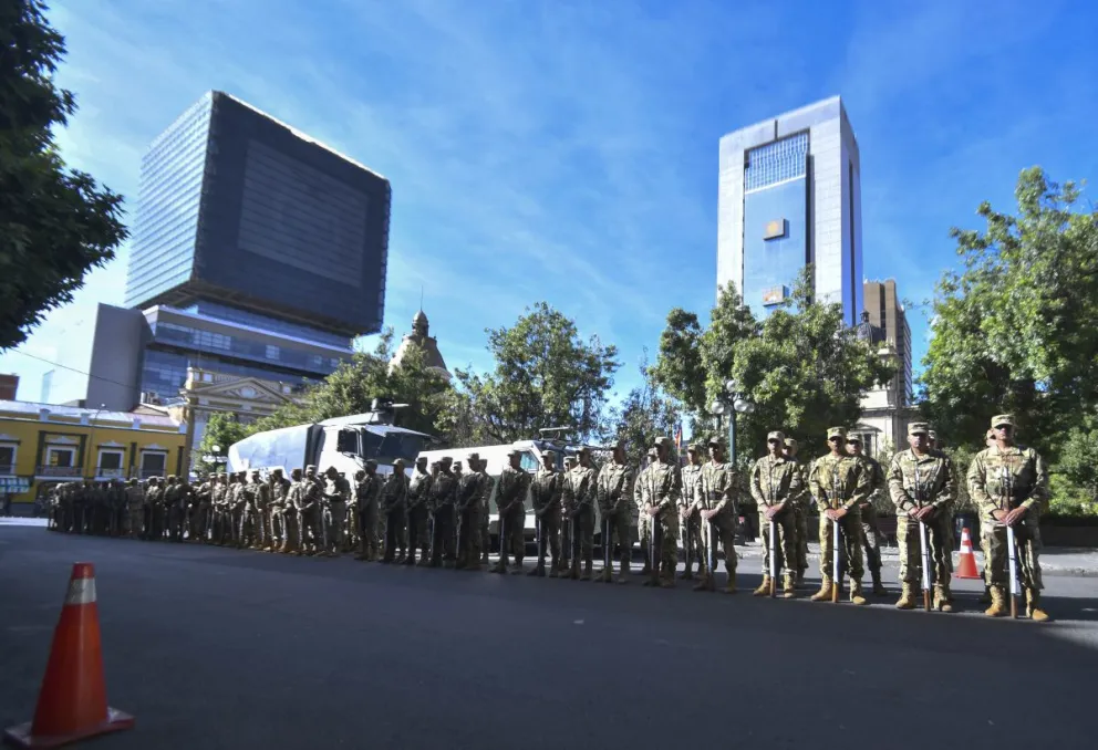 Militares durante el ensayo del operativo de seguridad realizado el lunes 3 de noviembre. FOTO: APG