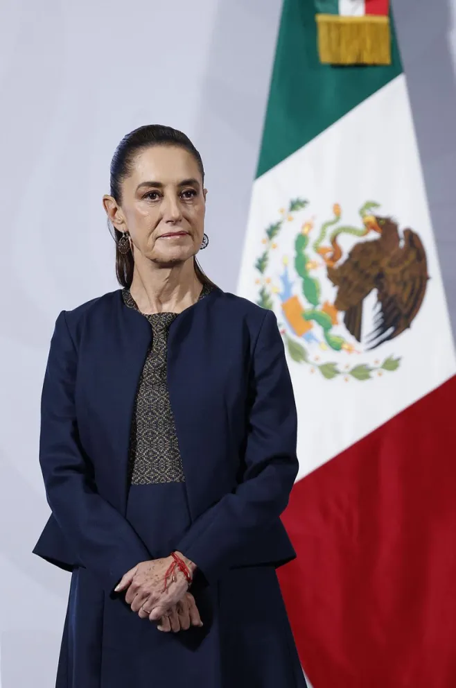 La presidenta de México, Claudia Sheibaum, habla durante una rueda de prensa este jueves, en el Palacio Nacional en Ciudad de México (México). Foto: EFE