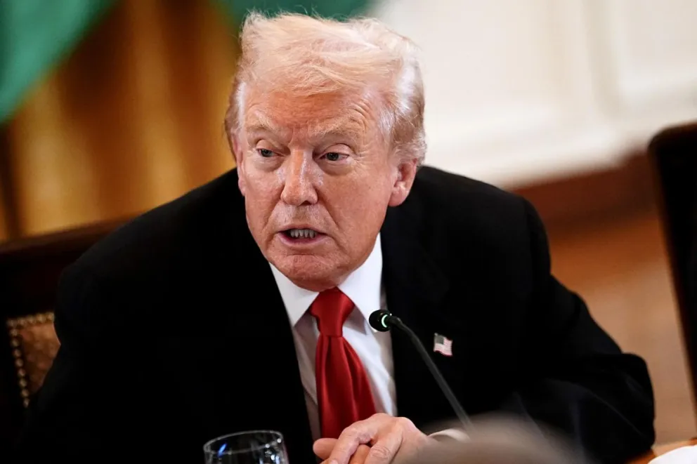 El presidente de EE.UU., Donald Trump, asiste a una cena en el Salón Este de la Casa Blanca en Washington, DC, EE.UU. Foto: EFE