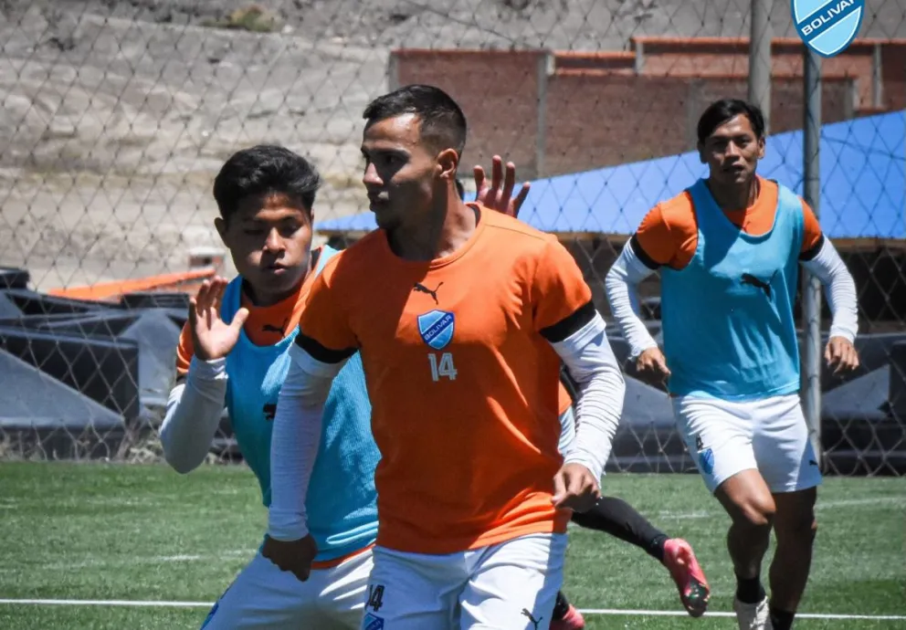 Robson Matheus (14) durante una práctica en Ananta. Foto: Club Bolívar.