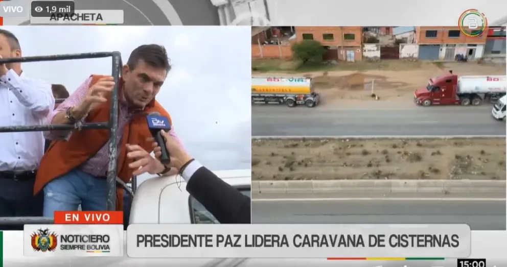 Rodrigo Paz recibe los camiones cisterna. Foto: Captura Bolivia TV