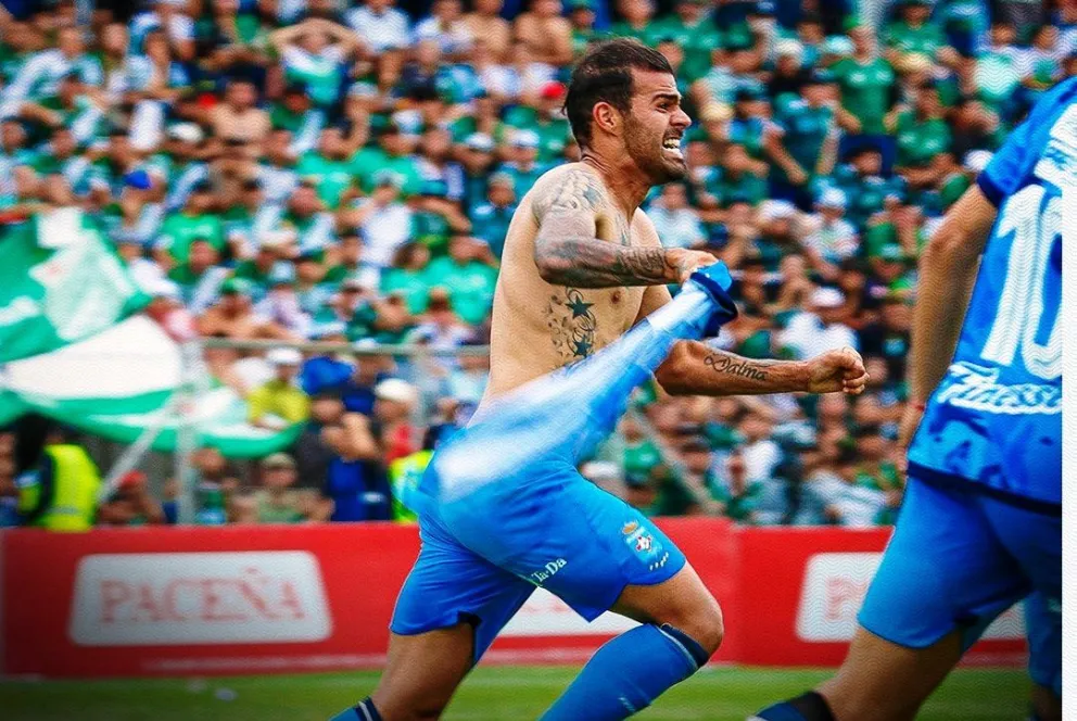 Martín Alaniz celebra el empate de los blooministas. Foto: CB