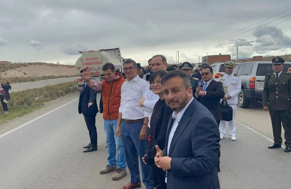 El presidente Paz junto a su equipo de ministros. Foto: ABI