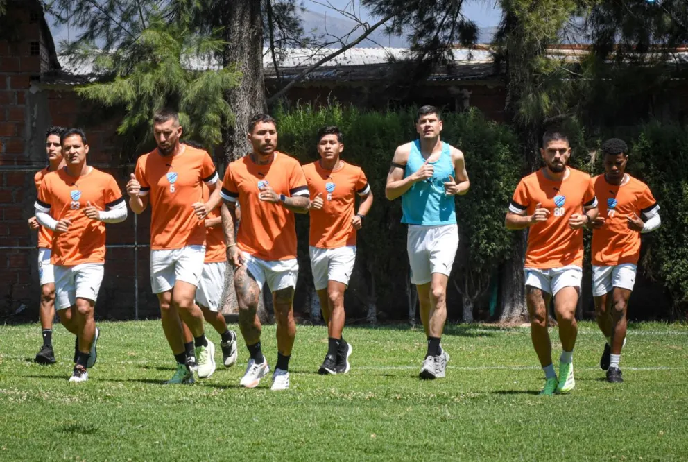 Un entrenamiento de los celestes que esperan a sus próximos rivales. Foto: CB