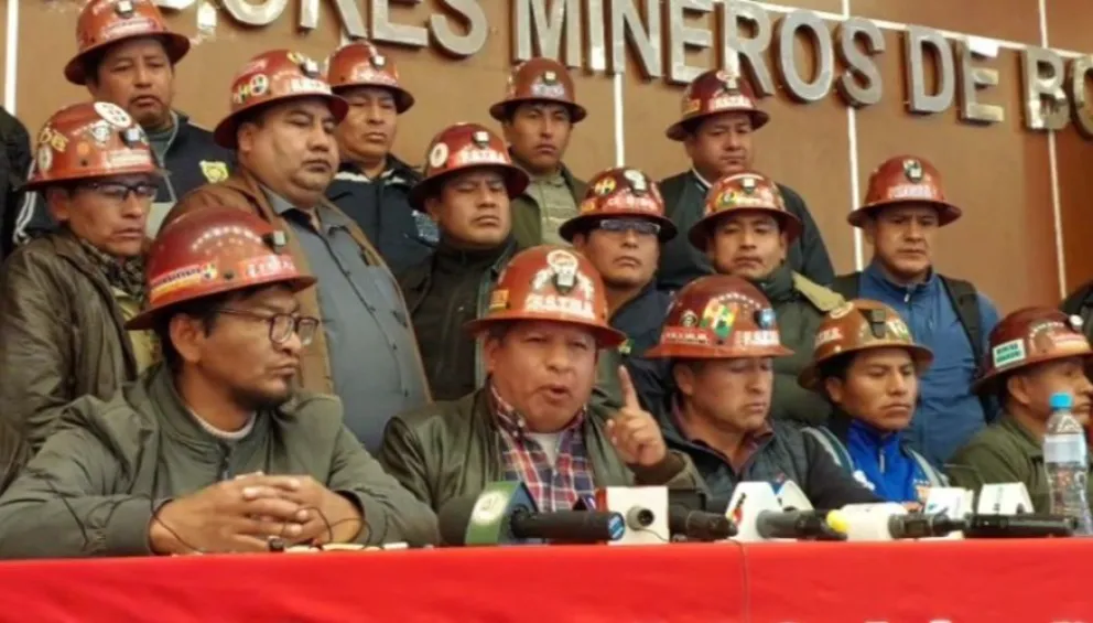 Trabajadores Mineros se declararon en emergencia, la mañana de este lunes. Foto: ANF