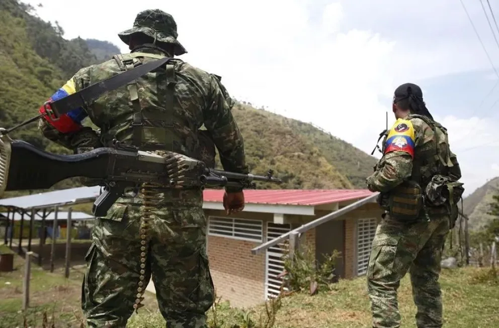 Guerrilleros de las disidencias de las FARC en una imagen de archivo. Foto: EFE