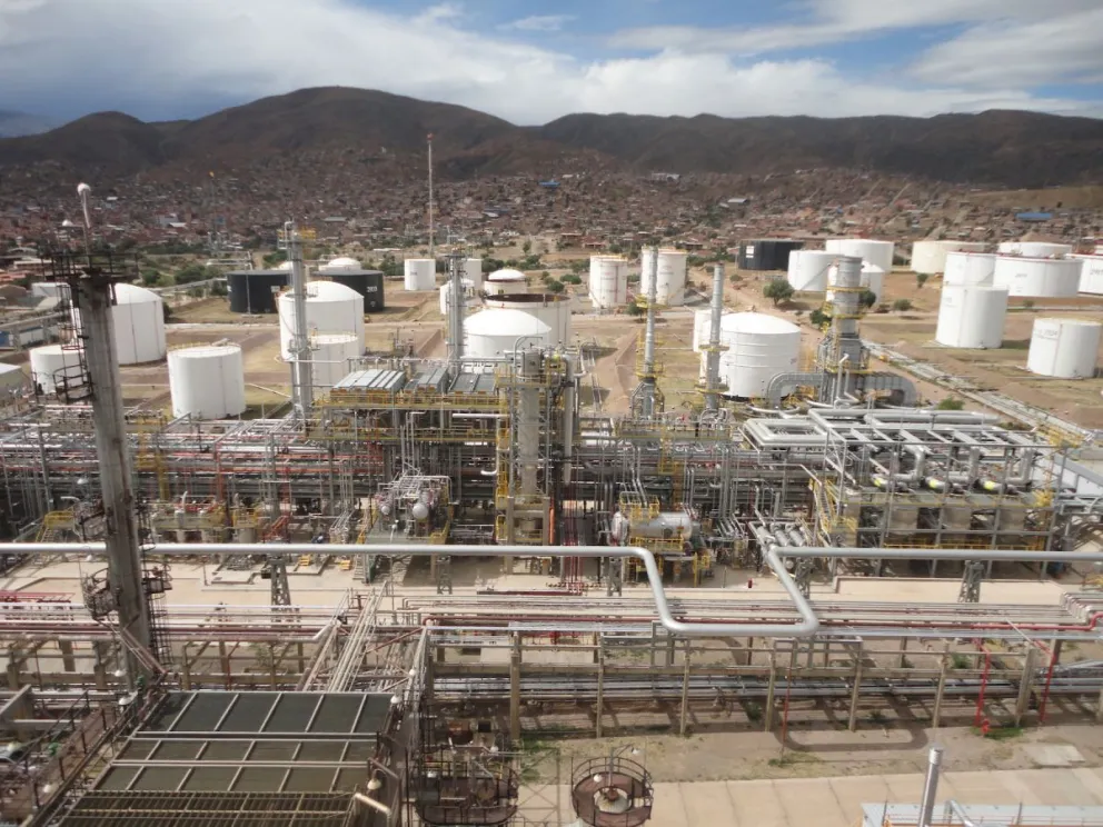 La refinería Gualberto Villarroel de Cochabamba. Foto: YPFB