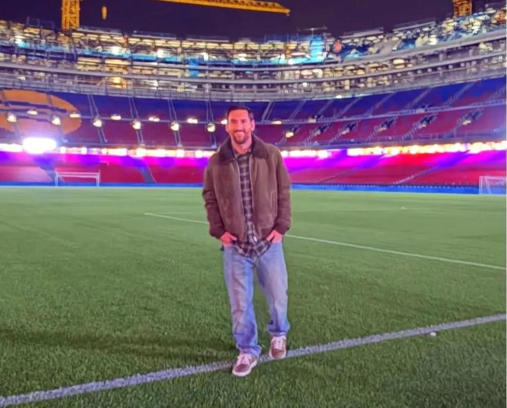 Messi durante su visita inesperada al nuevo Spotify Camp Nou. Foto: Redes sociales.