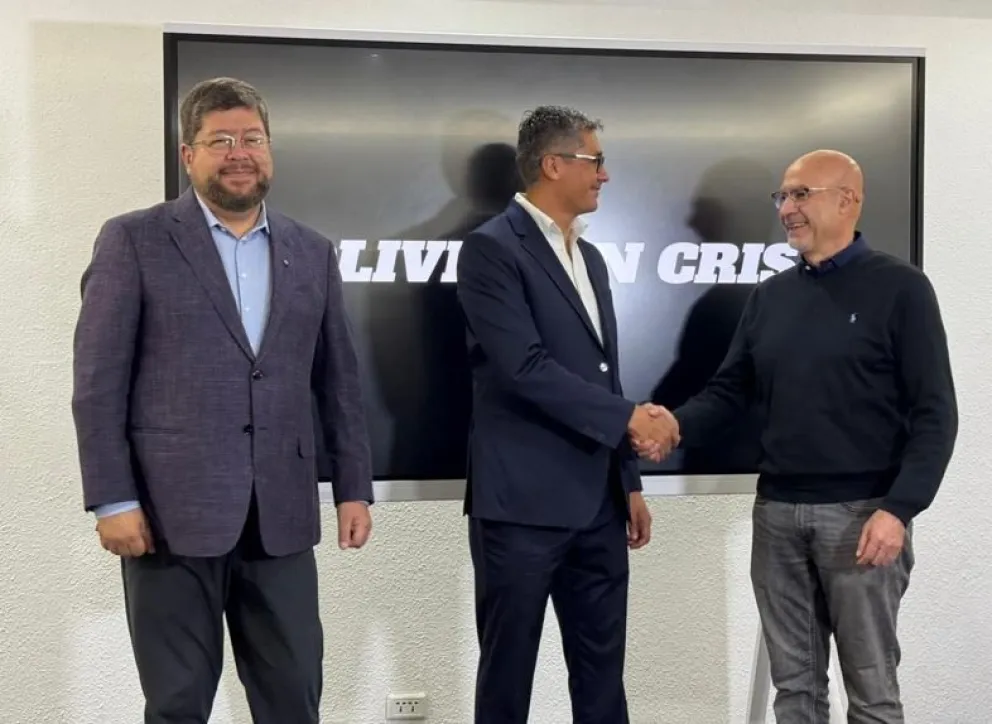 Doria Medina con Gabriel Espinoza y José Luis Lupo, cuando formaban parte de su equipo en la campaña presidencial. Foto: @SDoriaMedina