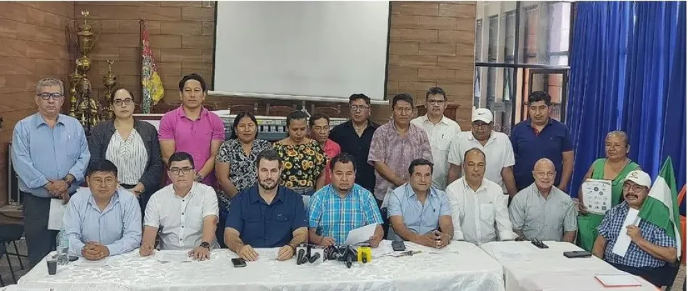 Los integrantes del comité. FOTO: Unitel