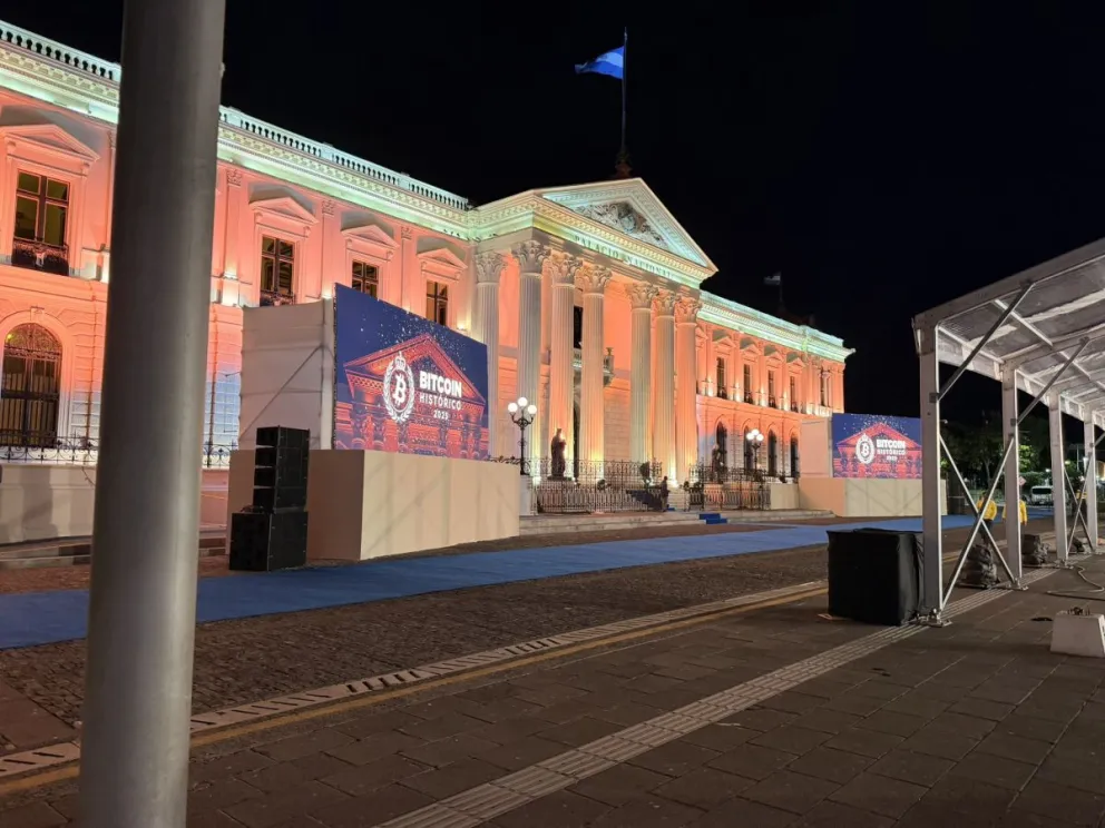 La inauguración de la conferencia Bitcoin Histórico en el centro de la capital salvadoreña. / Foto: @SebGouspillou, X.
