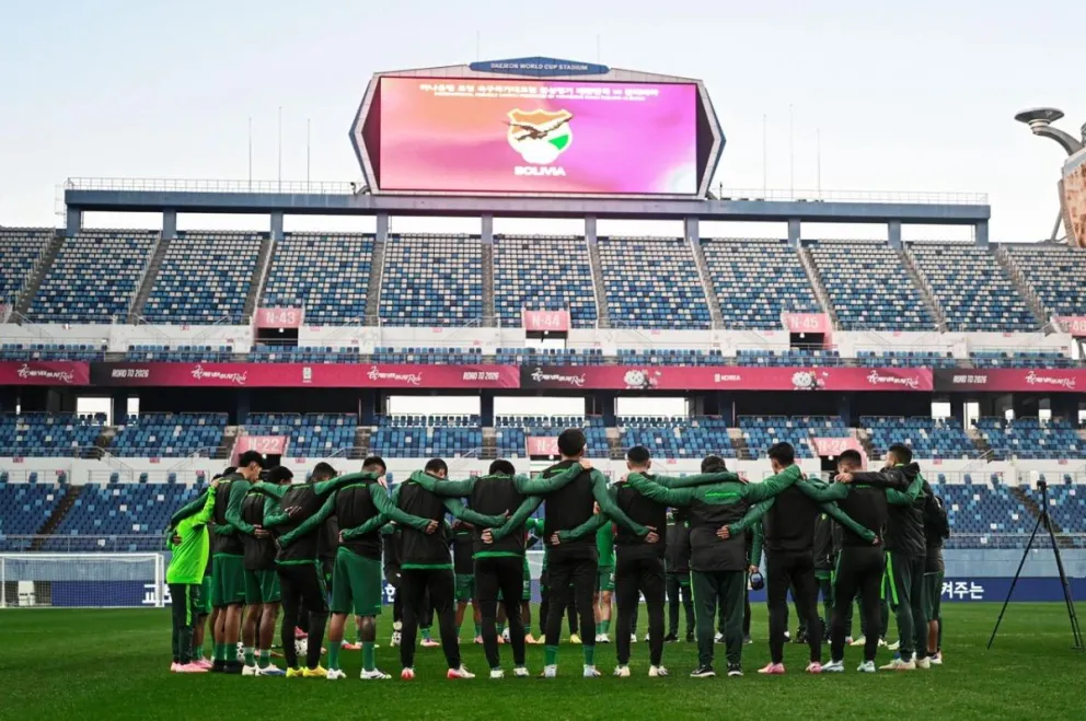 Jugadores de la Selección previo a su última práctica en el país asiático. Foto: FBF.