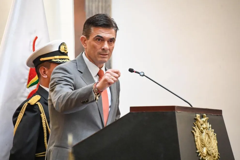 Rodrigo Paz asistió al acto de posesión del directorio del BCB y del Alto Mando Militar. Foto: ABI