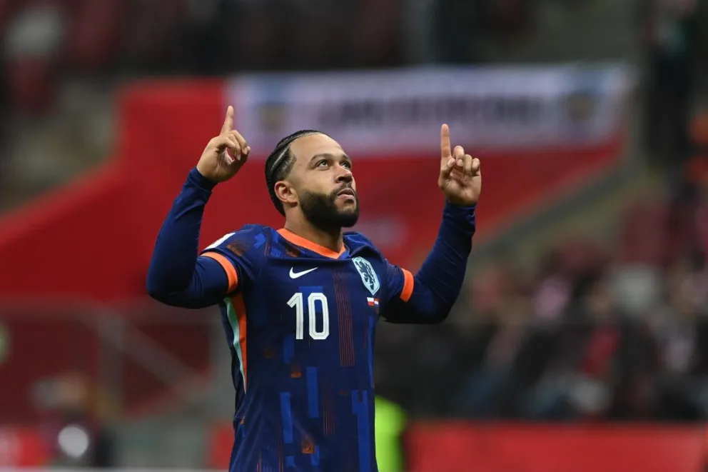 Depay celebra el gol del empate para la selección neerlandesa. Foto: EFE.