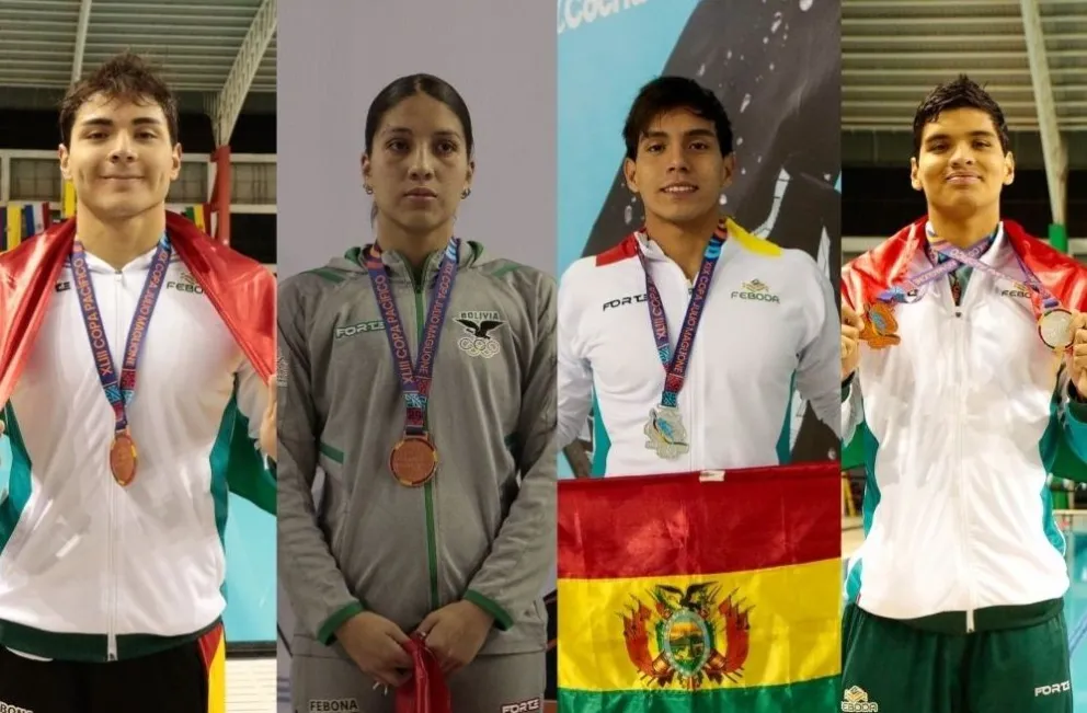 Ribera (izq.), Rojas, Soza y Céspedes con sus medallas. Fotos: FEBODA.