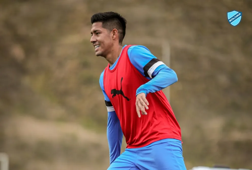 Ramiro Vaca durante su regreso a los entrenamientos con la Academia. Foto: Club Bolívar.