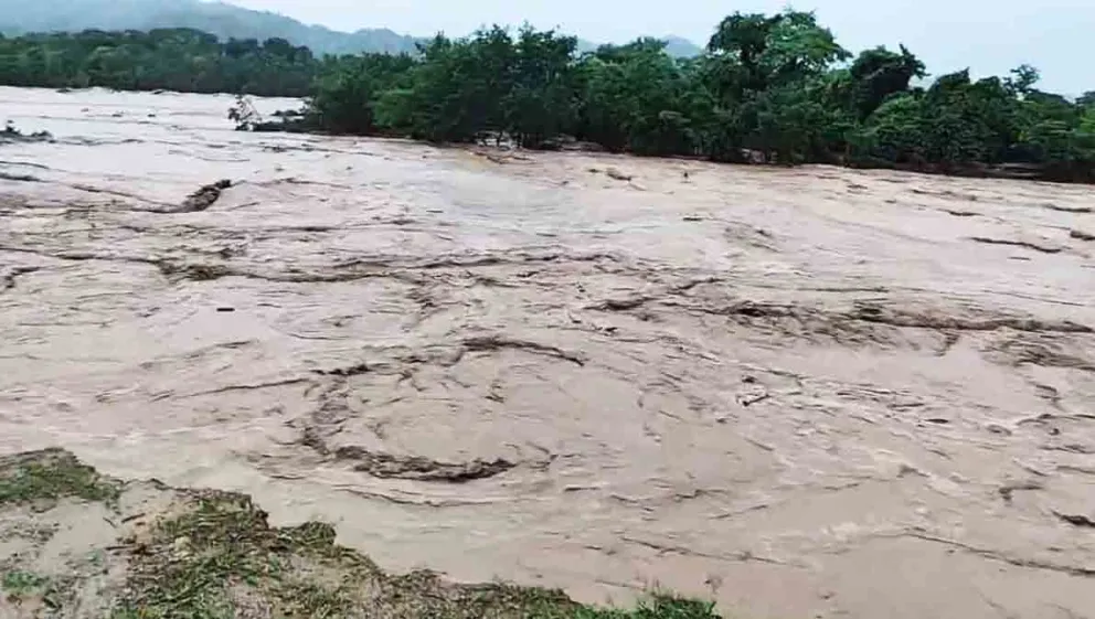 Turbión en el río Piraí. FOTO: Redes Sociales