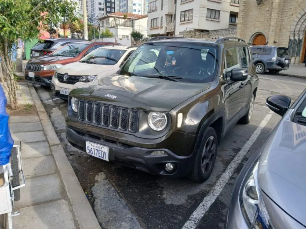 Parqueos en Obrajes. FOTO: Amun