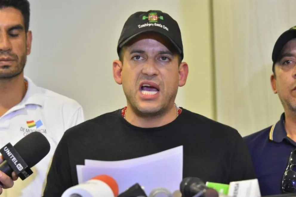 Luis Fernando Camacho confirma el paro cívico en Santa Cruz tras la suspensión del Censo (2024). Foto: APG 