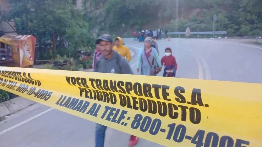 Oleducto de gas frena la transitabilidad en Cuevas. Foto: Ricardo Montero, El Deber