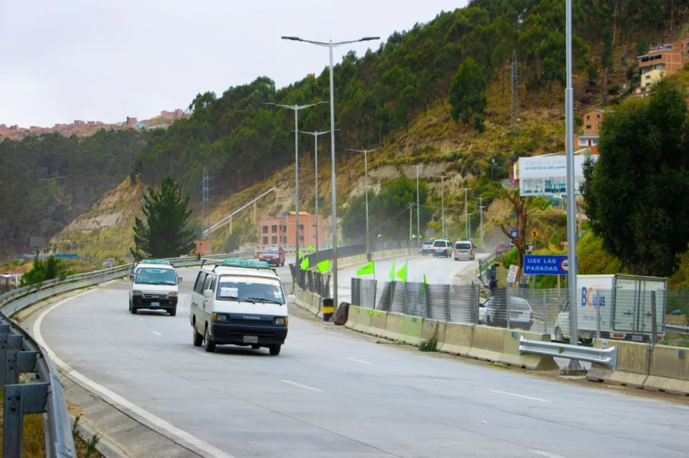 Restablecen tránsito en ambos carriles de la autopista. Foto: ABI 