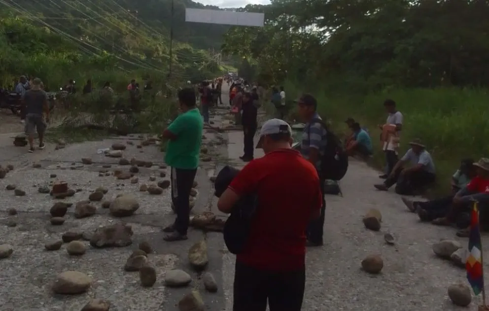 El bloqueo en Villa Tunari, este viernes. Foto: RKC