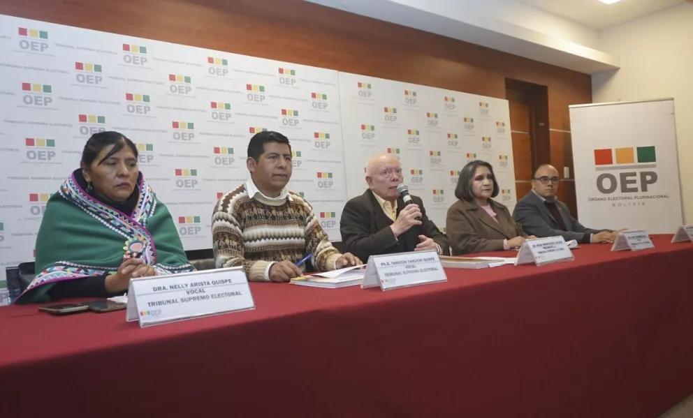 Los actuales vocales del TSE, cuyo mandato termina en diciembre. FOTO: APG