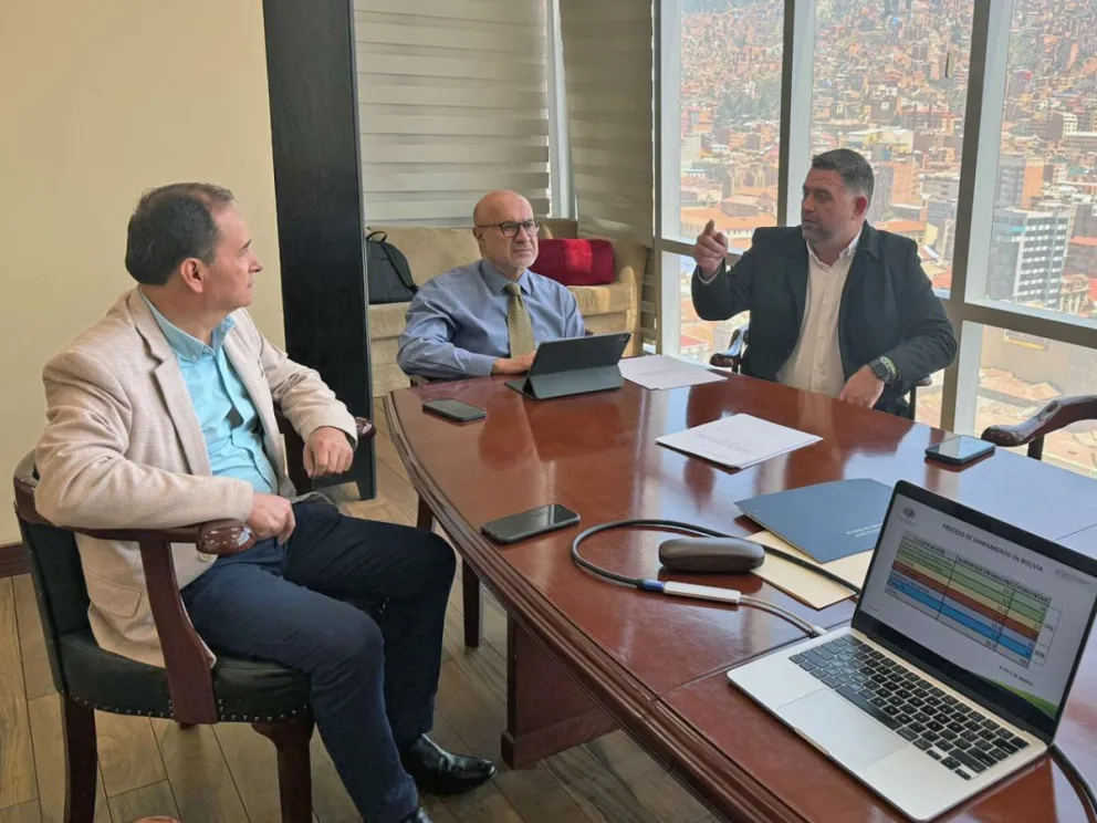 Reunión entre José Luis Lupo y Klaus Frerking. FOTO: Erbol