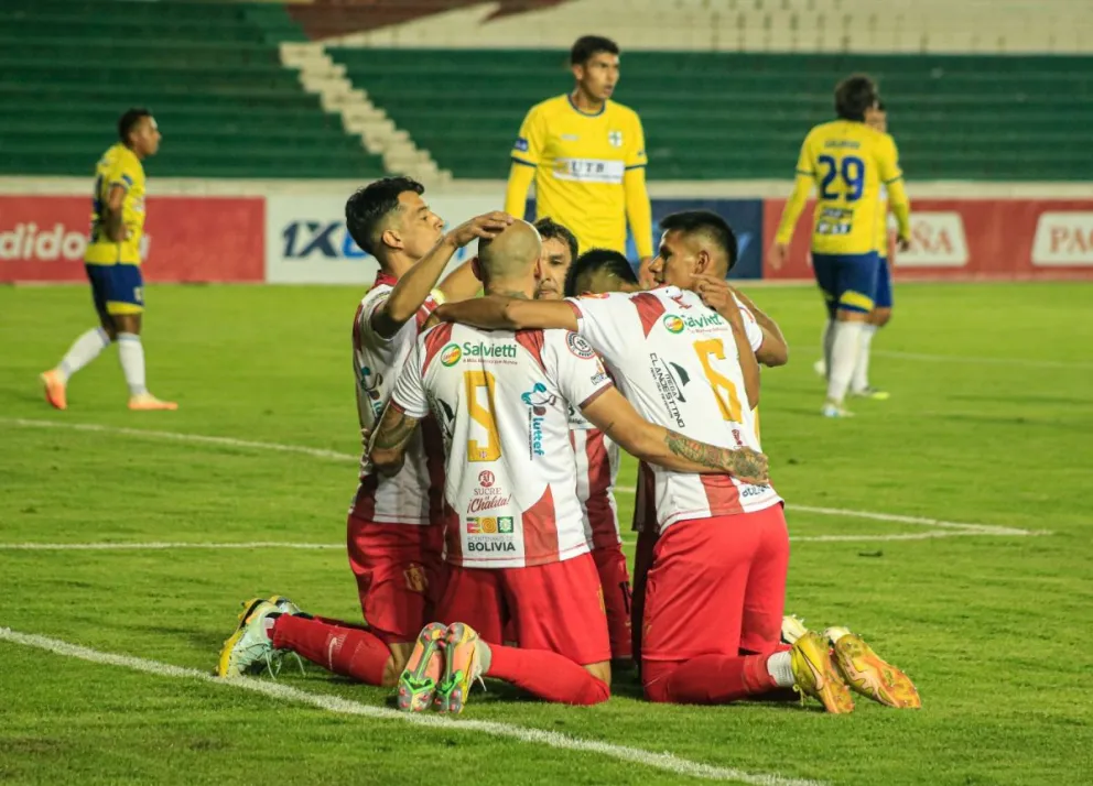 la celebración de los chuquisaqueños en el estadio Patria de Sucre. Foto: APG