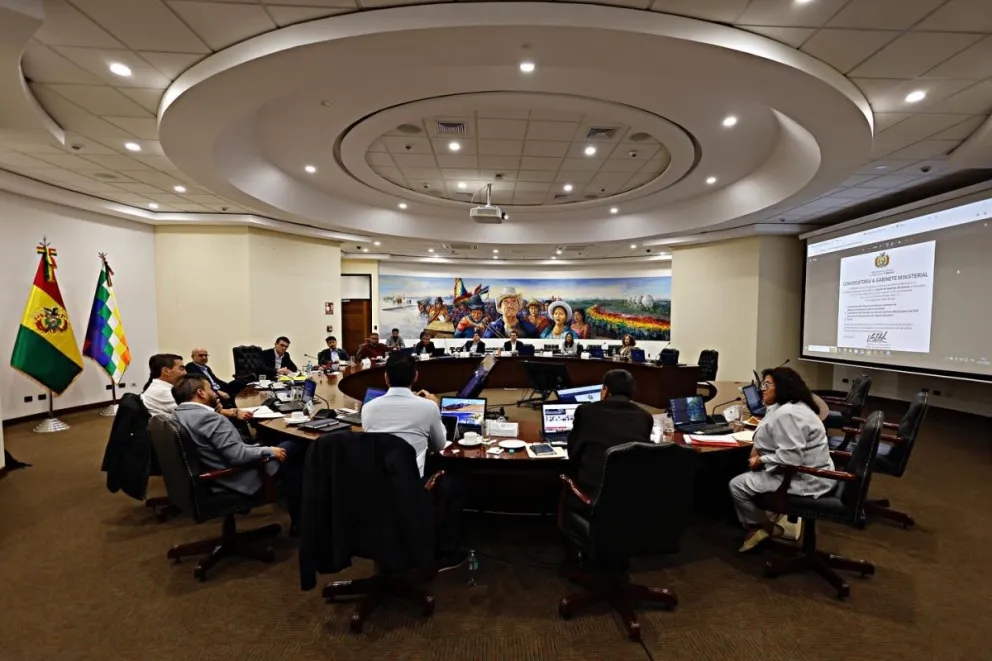 Una reunión de gabinete donde se trató la creación de la Comisión de la Verdad. Foto: ABI