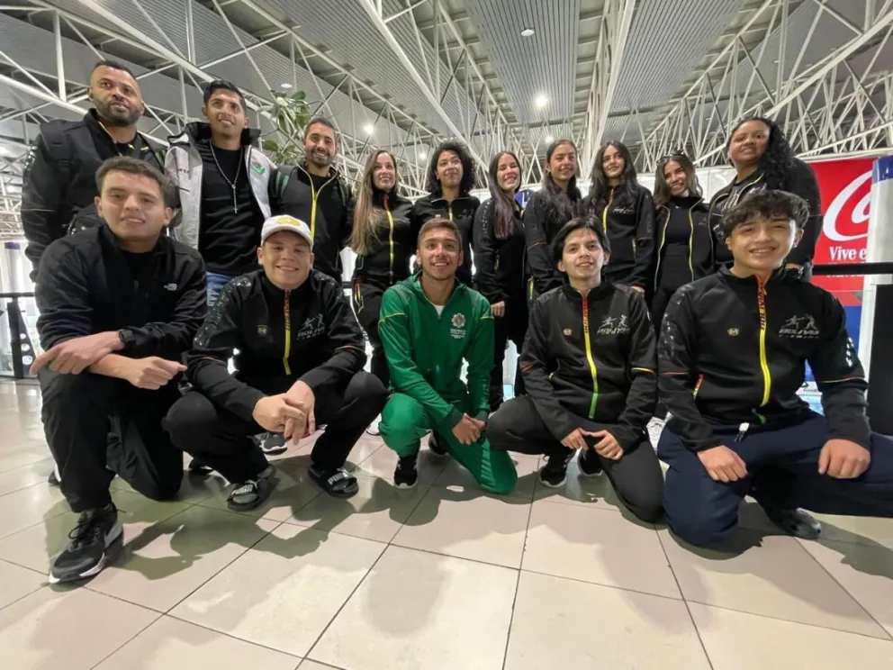 El equipo de esgrima de Bolivia antes de viajar a la sede de los Juegos. Foto: Federación Boliviana de Esgrima