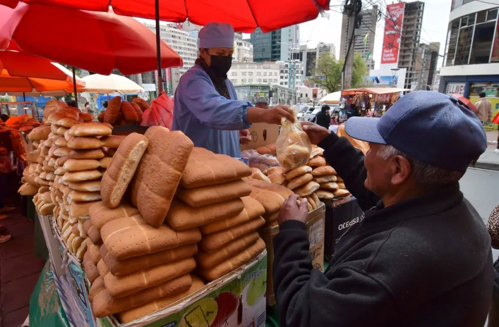 Una venta de pan en La Paz, en una imagen de archivo. Foto: APG