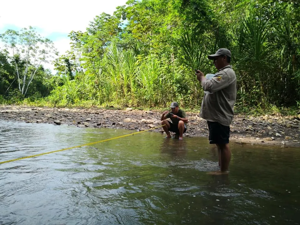 Guardaparques al interior del Parque Nacional Madidi. / Foto: Parque Nacional y Área Natural de Manejo Integrado Madidi .
