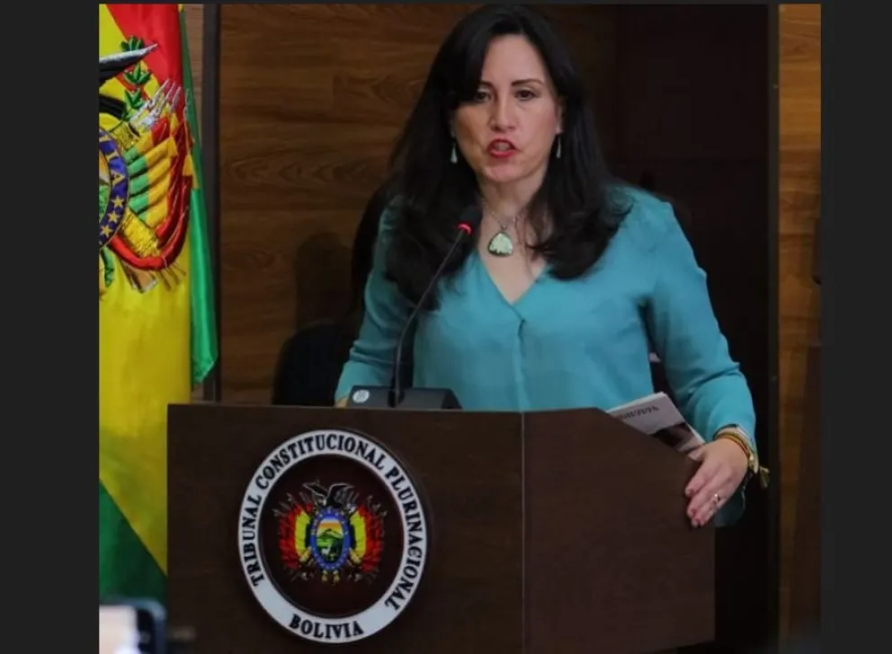 Paola Prudencio, nueva presidenta del TCP, luego de jurar al cargo. Foto: APG