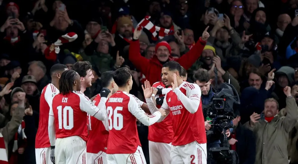 Futbolistas del Arsenal festejan uno de sus goles. Foto: EFE.