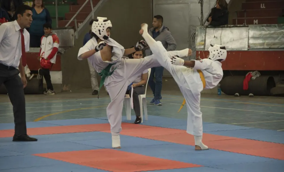 Un combate de un torneo anterior. Foto: Feboka.