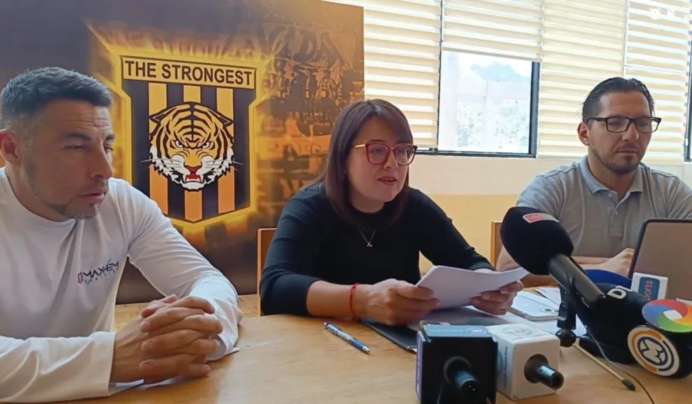 Miembros del Comité ejecutivo del club The Strongest. Foto: Futbolacho