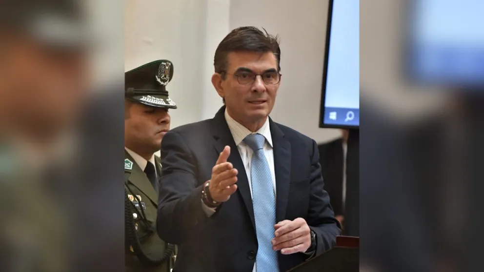 El presidente Rodrigo Paz, este viernes, en la posesión del nuevo Alto Mando Policial. Foro: APG