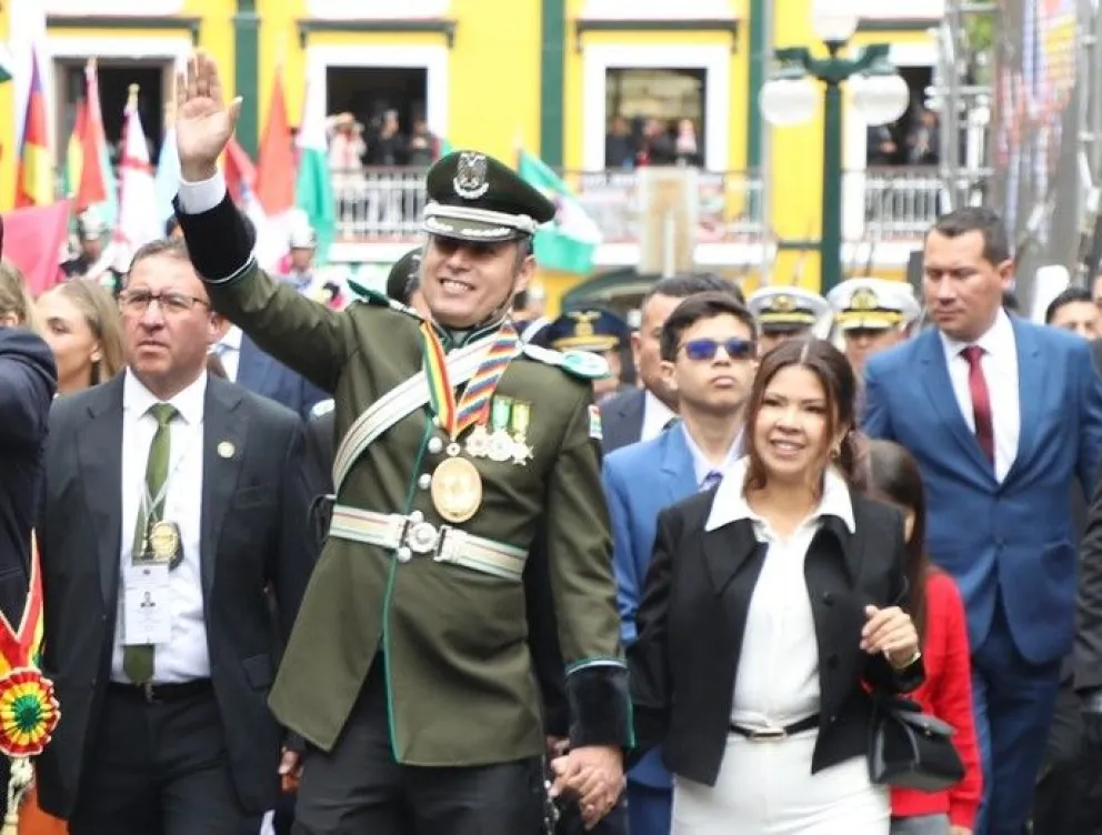 Lara junto a su esposa, el 8 de noviembre. Foto: Vicepresidencia 