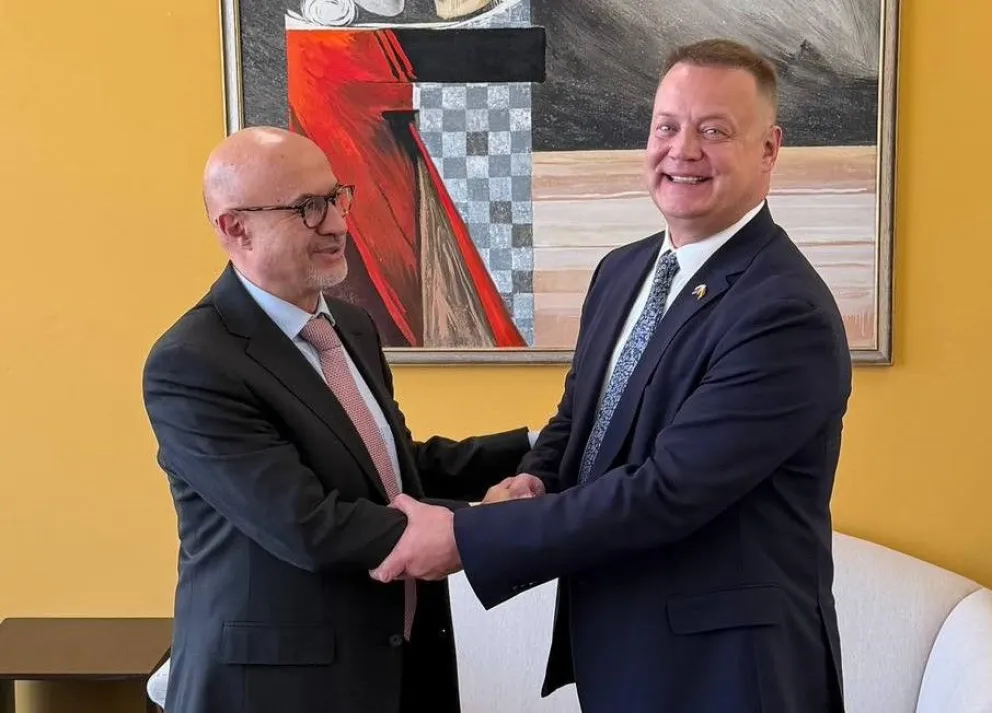 Lupo y el embajador de Rusia. Foto: Embajada de ese país