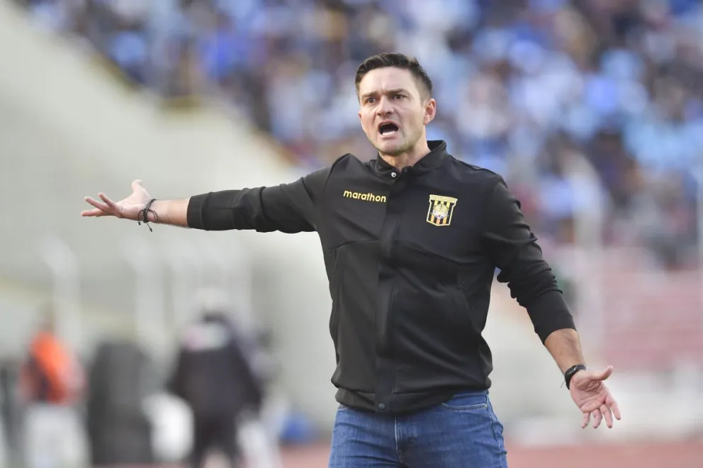 Monasterio da instrucciones durante el cotejo con Bolívar. Foto: APG.