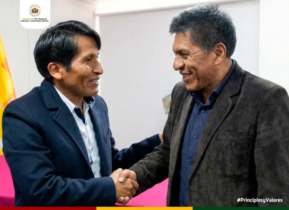 El nuevo  viceministro de Empleo, Servicio Civil y Cooperativas, Rubén Hilari Quispe , junto al ministro de Trabajo, Edgar Morales. Foto: Ministerio de Trabajo 