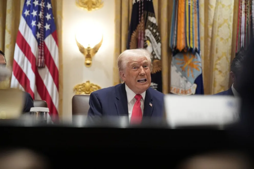 El presidente de EEUU, Donald J. Trump, ofrece unas palabras iniciales durante una reunión con su Gabinete en la Sala del Gabinete de la Casa Blanca, en Washington, DC, Estados Unidos. Foto: EFE