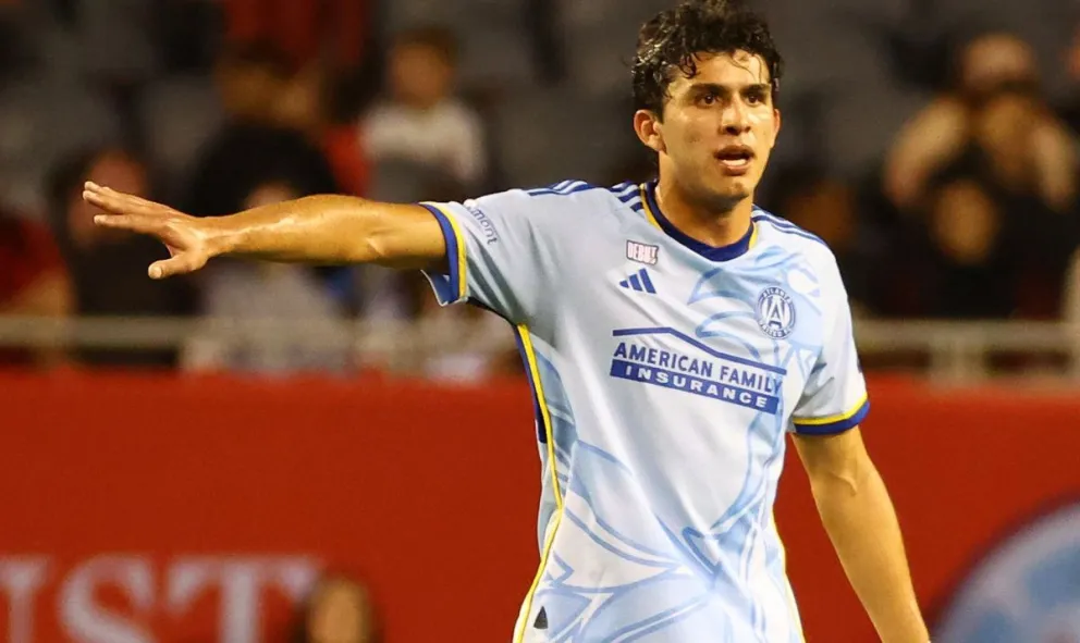 Efraín Morales volverá a las canchas en enero de 2026 luego de superar su dolencia abdominal. Foto: FS